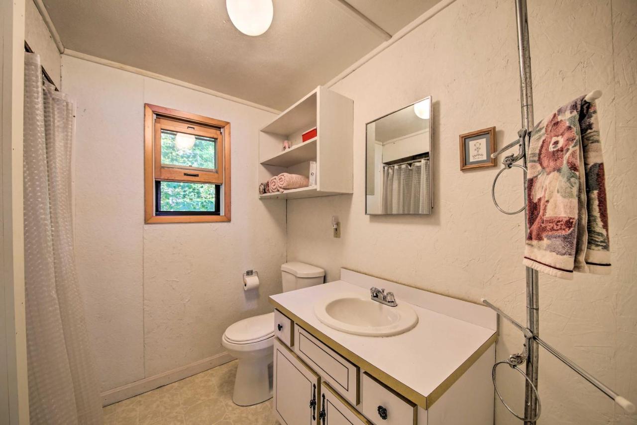 Rustic Retreat Across From Lake Family Friendly! Union Екстериор снимка