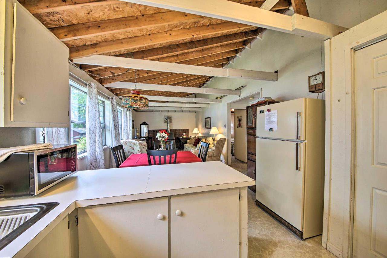 Rustic Retreat Across From Lake Family Friendly! Union Екстериор снимка